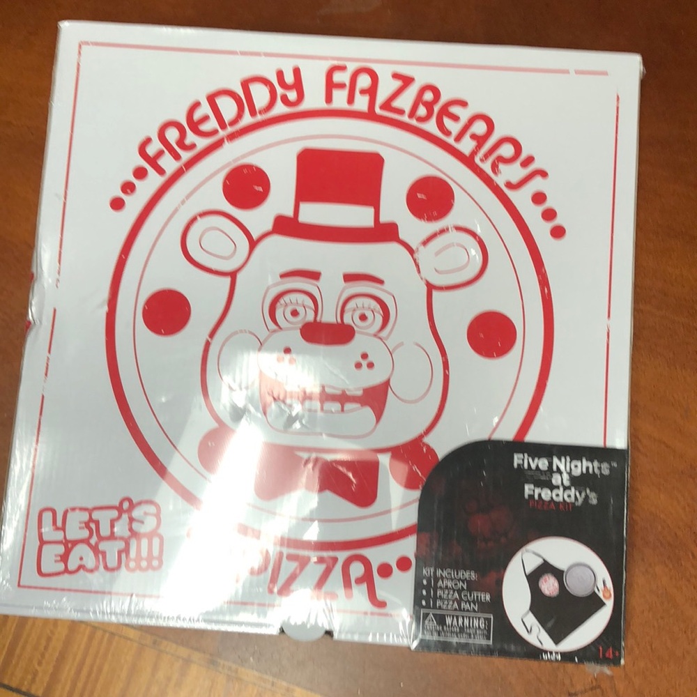 Five Nights at Freddy’s Fazbear Pizza making kit